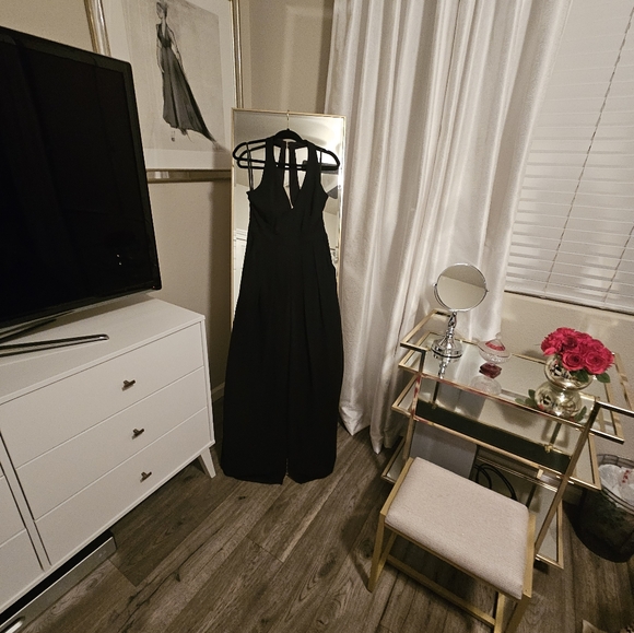 Elegant Black Jumpsuit - Picture 5 of 5